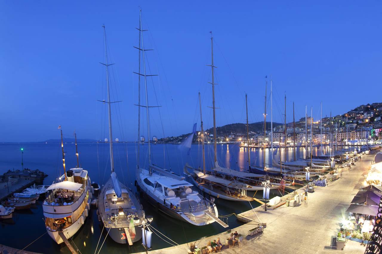 Underwater view of the Argentario marine environment