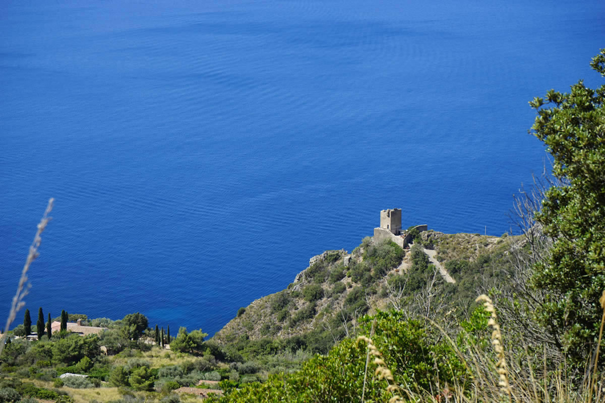 Hiking trail through the Maremma natural park